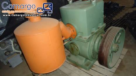 Bomba de v�cuo tipo palheta rotativa Pfeiffer 360 m� / h