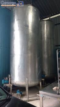 Tanque em inox isolado para 7.500 L com agita��o