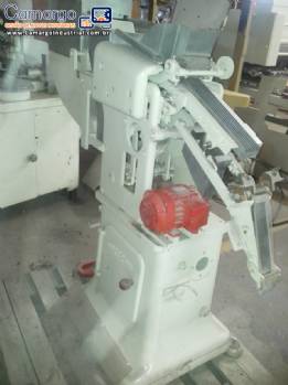 Alimentador com calha vibrat�ria para balas shekeres