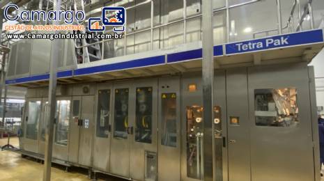Linha de envase ass�ptico Tetra Pak envasadora A3 Flex com encaixotadora Cardboard Packer 70 e embaladora com t�nel de encolhimento Tray Shrink 51