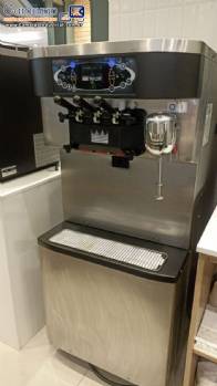 M�quina de sorvete expresso casquinha casc�o milk shake Taylor