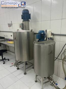 Produtora contnua de sorvete e aa com triturador e batedor de calda Lupafrio