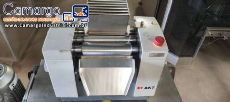 Tri cilindro refinador de rolos equipamento laboratrio de bancada Exakt