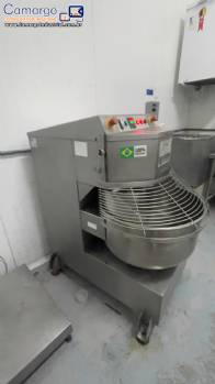 Amassadeira masseira em inox com batedor espiral Metalúrgica Pescador Amassadeira masseira em inox com batedor espiral Metalúrgica Pescador